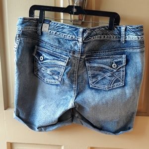 Size 20 Maurice's jean shorts